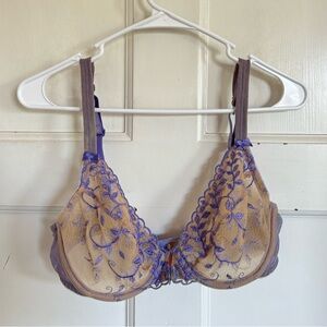 Victoria’s Secret nude‎ purple lace unlined underwire bra size 36C.